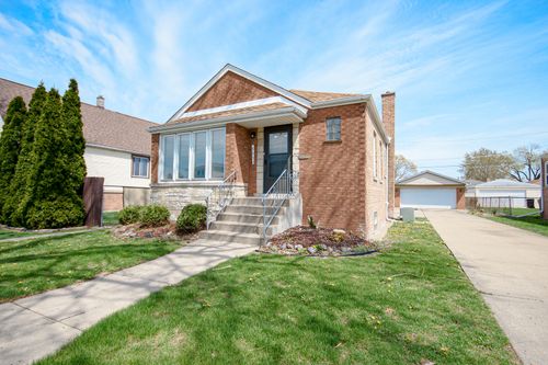 5533 S Menard Ave, Chicago, IL, 60638-2835 | Card Image
