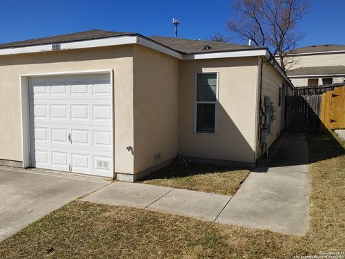 8017 Maverick Climb, San Antonio, TX, 78250-6028 | Card Image