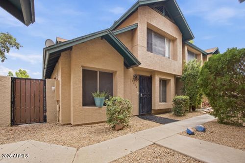 8024 N 48th Ln, Glendale, AZ, 85302-6438 | Card Image