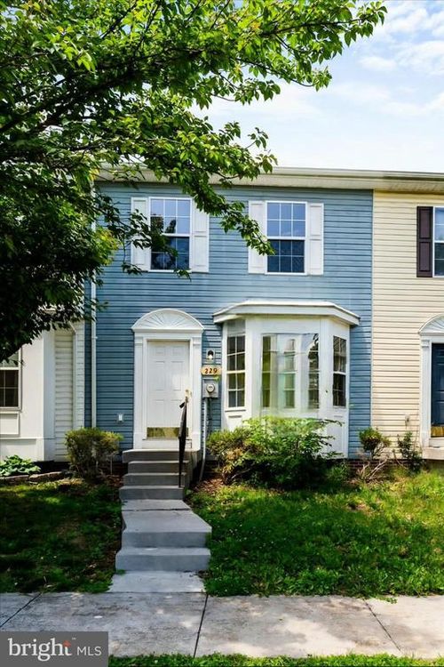 229 Sherando Cir, STEPHENS CITY, VA, 22655-4005 | Card Image