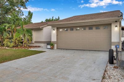 641 Bay Lake Trail, House other with 3 bedrooms, 2 bathrooms and null parking in Oldsmar FL | Image 3