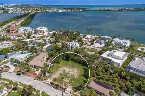 204 N Adams Dr, SARASOTA, FL, 34236-1407 | Card Image