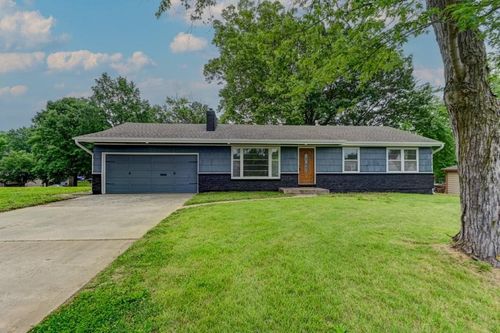 4407 S Phelps Rd, Independence, MO, 64055-5147 | Card Image