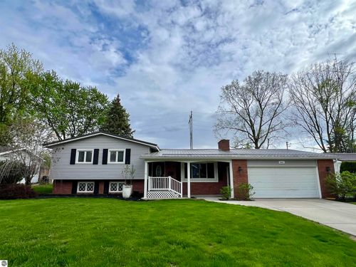913 Mill St, Alma, MI, 48801-2166 | Card Image
