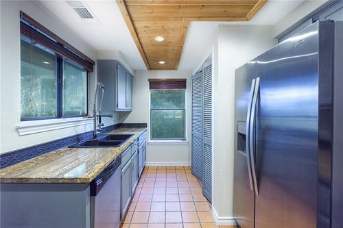 apt-204-8200 Neely Dr, Austin, TX, 78759-8550 | Card Image