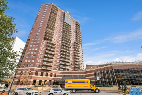 1801-300 Walnut St, Des Moines, IA, 50309-2224 | Card Image