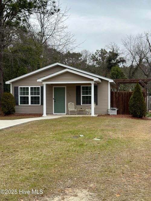 753 W Illinois Ave, Southern Pines, NC, 28387-5307 | Card Image