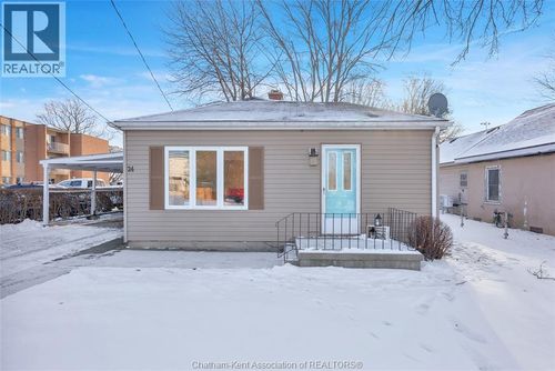 24 Regent St, Blenheim, ON, N0P1A0 | Card Image