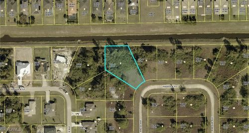 427 Paddock St, Lehigh Acres, FL, 33974-0470 | Card Image