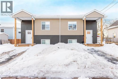 14 Cedar St, Moncton, NB, E1C7L2 | Card Image