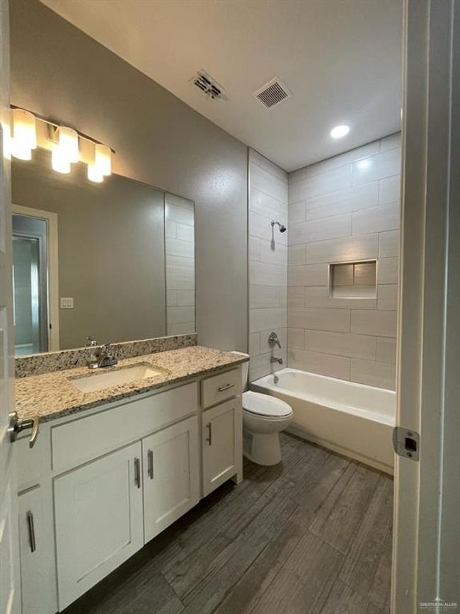 UNIT-3 - 2108 Davenport St, Condo with 3 bedrooms, 2 bathrooms and 2 parking in Weslaco TX | Image 13
