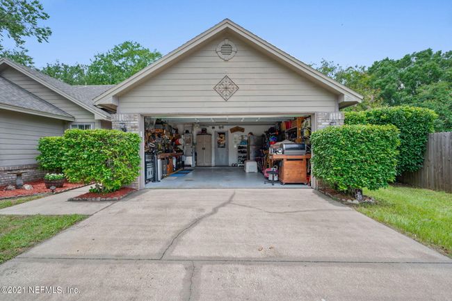 8835 Fieldside Ct, House other with 3 bedrooms, 2 bathrooms and null parking in Jacksonville FL | Image 8