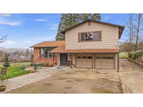 270 Glenwood Ct, Roseburg, OR, 97471-8217 | Card Image