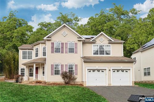 1 Winding Ridge Rd, Lake Hopatcong, NJ, 07849-1786 | Card Image