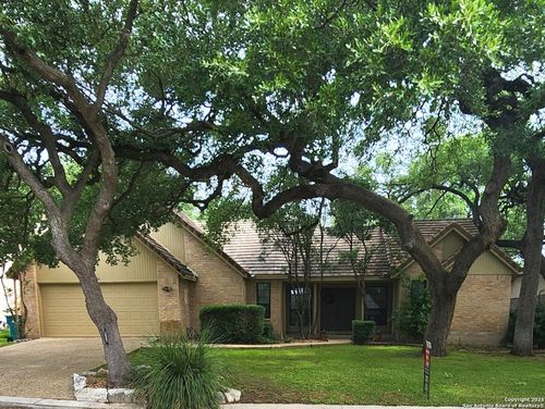 106 Saddle Club Cir, Boerne, TX, 78006-2829 | Card Image