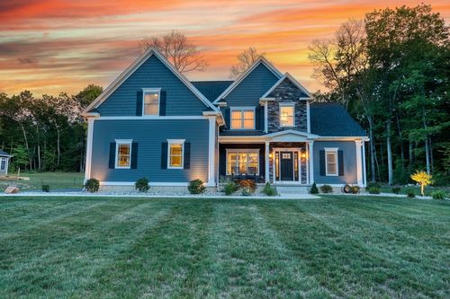 11 Noble Steed Xing, Southwick, MA, 01077-7900 | Card Image