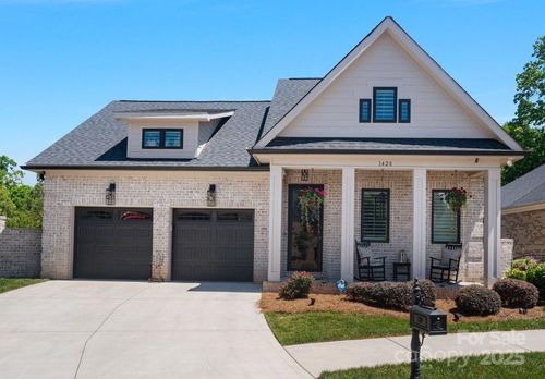 1428 Spring Ridge Ln, Denver, NC, 28037-6253 | Card Image