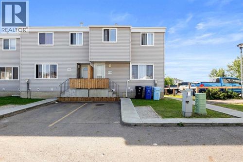 701 Beacon Hill Dr, Fort Mcmurray, AB, T9H3R4 | Card Image