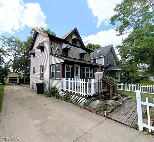 2176 Stone St, Cuyahoga Falls, OH, 44221-2830 | Card Image