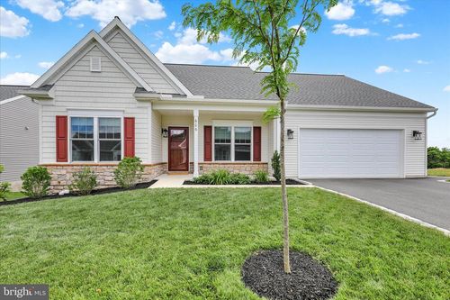 606 Lilliana Dr, LEBANON, PA, 17046-8758 | Card Image