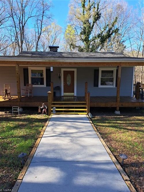 804-A Whitsett Avenue, Gibsonville, NC, 27249 | Card Image