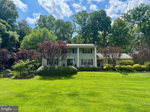 304 Chesapeake Dr, GREAT FALLS, VA, 22066-3817 | Card Image