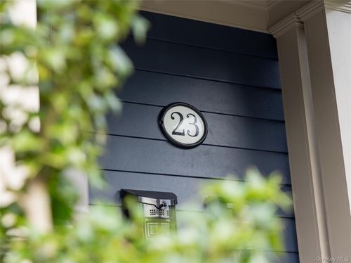 23 Seneca St, Dobbs Ferry, NY, 10522-1112 | Card Image