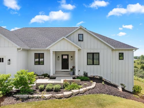 W6812 Lake View Dr, Elkhart Lake, WI, 53020-1849 | Card Image