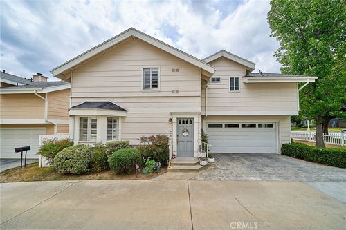 1960 E Villa St, Pasadena, CA, 91107-2336 | Card Image