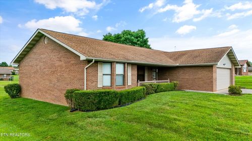 426 Woods View Cir, Kodak, TN, 37764-2149 | Card Image