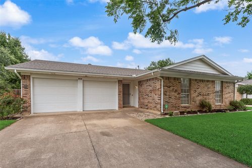 2132 Meandering Dr, Irving, TX, 75060-7317 | Card Image