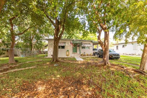 846 Nw 3rd Ave, Homestead, FL, 33030-4304 | Card Image