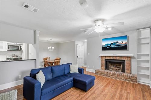 612 Tuxworth Cir, Decatur, GA, 30033-5619 | Card Image