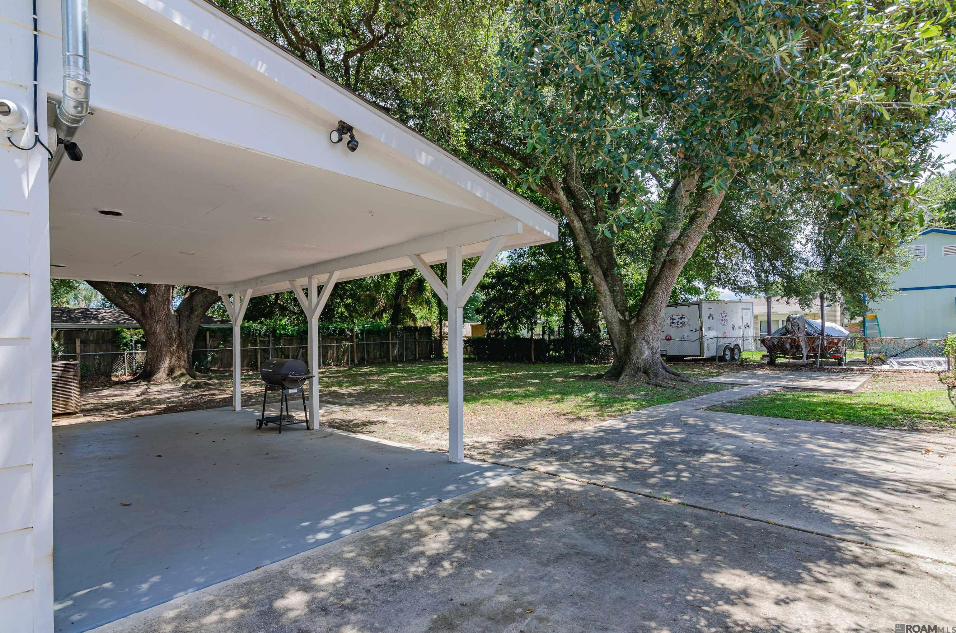 Residential in Laplace 4