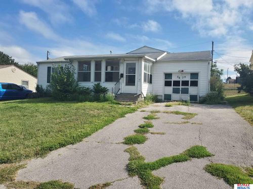 7675 S 41st Ave, Bellevue, NE, 68147-1747 | Card Image