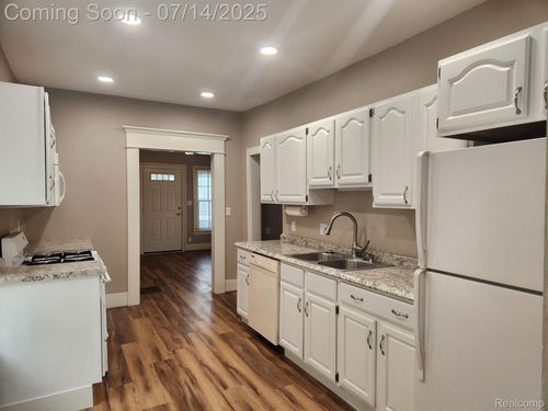 9514 6 Mile Rd, Northville, MI, 48168-9425 | Card Image