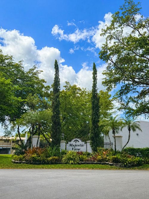 2-701 E Coco Plum Cir, Plantation, FL, 33324-3738 | Card Image