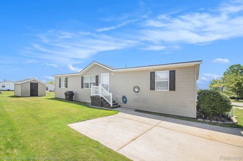 21480 Le Fleur Ct, Macomb, MI, 48044-5410 | Card Image