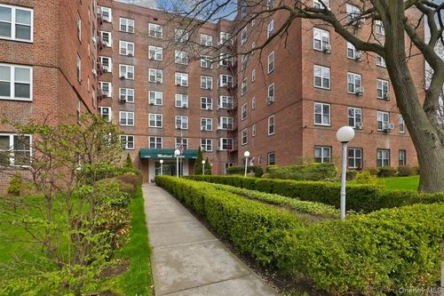 505-182-25 Wexford Ter, Jamaica, NY, 11432-3104 | Card Image