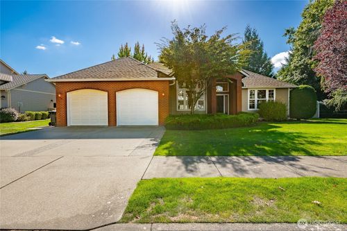761 Sunrise Dr, Lynden, WA, 98264-9348 | Card Image