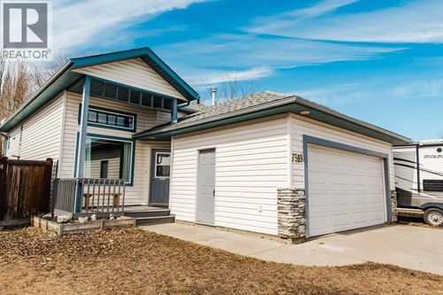 7318 103a Street, Grande Prairie, AB, T8V2M6 | Card Image