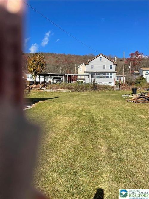 117 E Garibaldi Ave, Nesquehoning, PA, 18240-1111 | Card Image