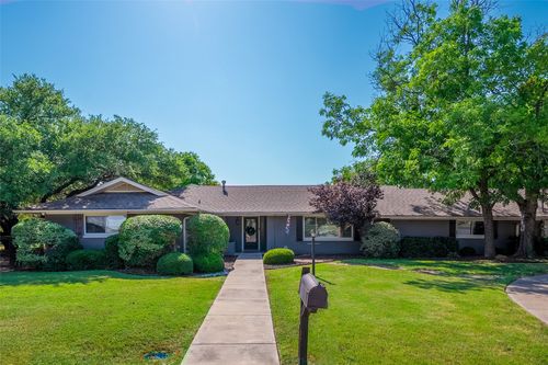 102 Clearman St, Krum, TX, 76249-4402 | Card Image