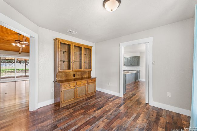 1015 Fm 2200 W, House other with 3 bedrooms, 3 bathrooms and null parking in Devine TX | Image 18