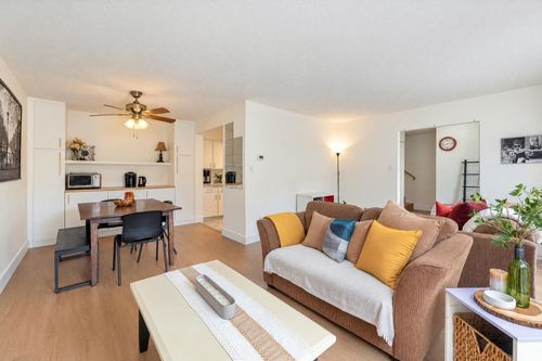 8865 Horne St, Burnaby, BC, V3N4J8 | Card Image