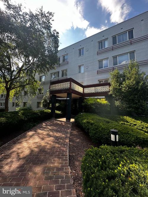 208-3701 5th St S, ARLINGTON, VA, 22204-1630 | Card Image