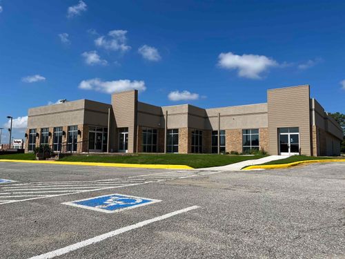 1421 S Caraway Rd, Jonesboro, AR, 72401-5307 | Card Image