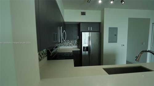 apt-629-729 Nw 2nd St, Miami, FL, 33128-1469 | Card Image