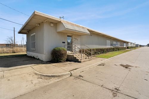 2705 Saint Louis Ave, Fort Worth, TX, 76110-3343 | Card Image