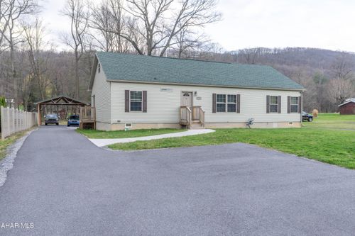 1301 Foot Of Ten Rd, Duncansville, PA, 16635-5503 | Card Image